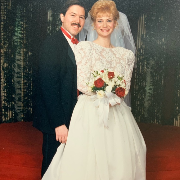 VINTAGE SAKS FRANK MASANDREA DIAMOND COLLECTION WEDDING GOWN WITH TIARA VEIL - Picture 16 of 16